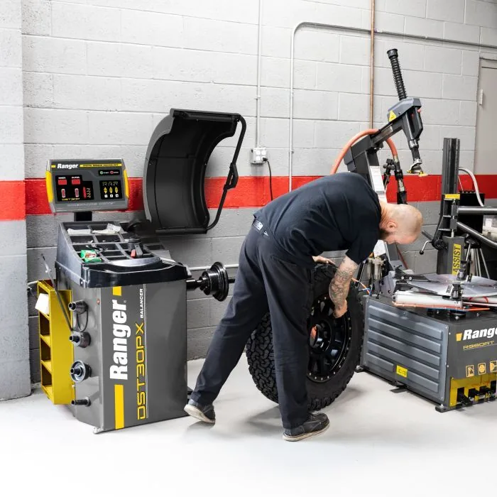 Ranger DST30PX Professional Wheel Balancer 7