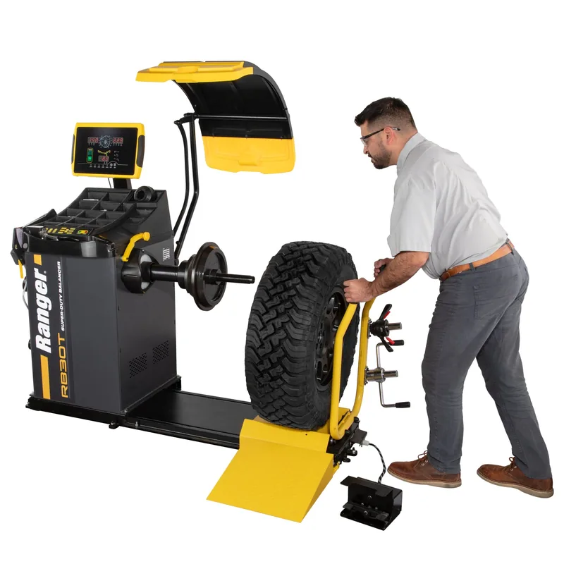 Ranger RB30T Heavy-Duty Truck and Passenger Car Wheel Balancer 8