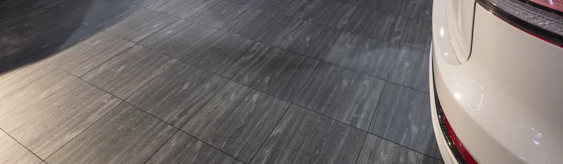 Vinyltrax PRO wood-look tile